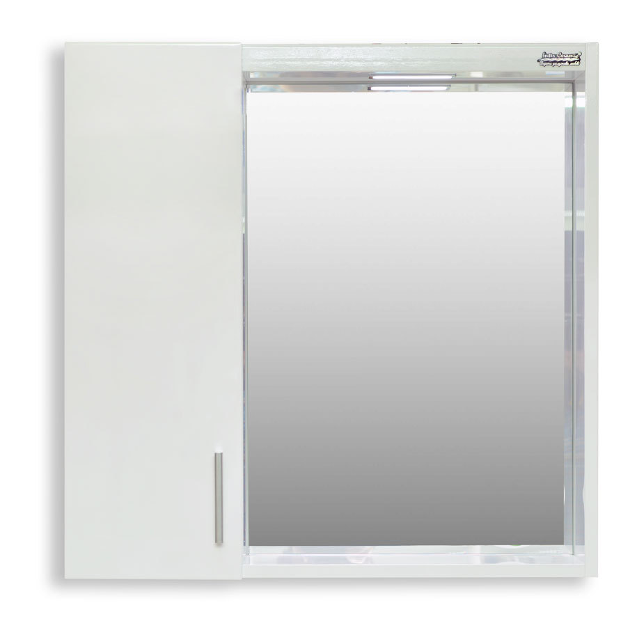 LED light above the mirror for clear grooming light