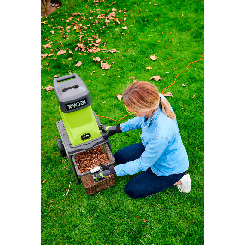 RYOBI КЛОНОТРОШАЧ 2500W 40L RSH2545B RYOBI КЛОНОТРОШАЧ 2500W 40L RSH2545B