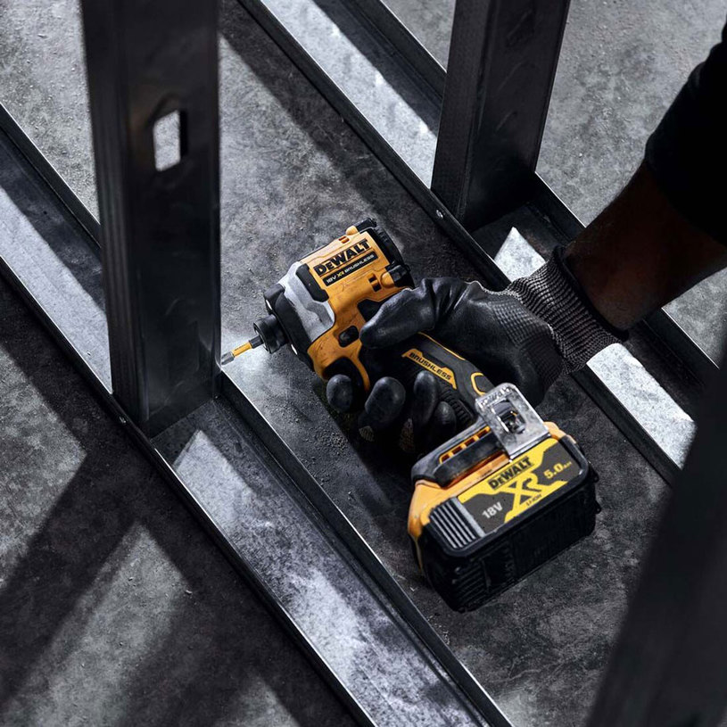 DEWALT Ак.уд.бзч винтоверт DCF850N-XJSOL DEWALT Ак.уд.бзч винтоверт DCF850N-XJSOL