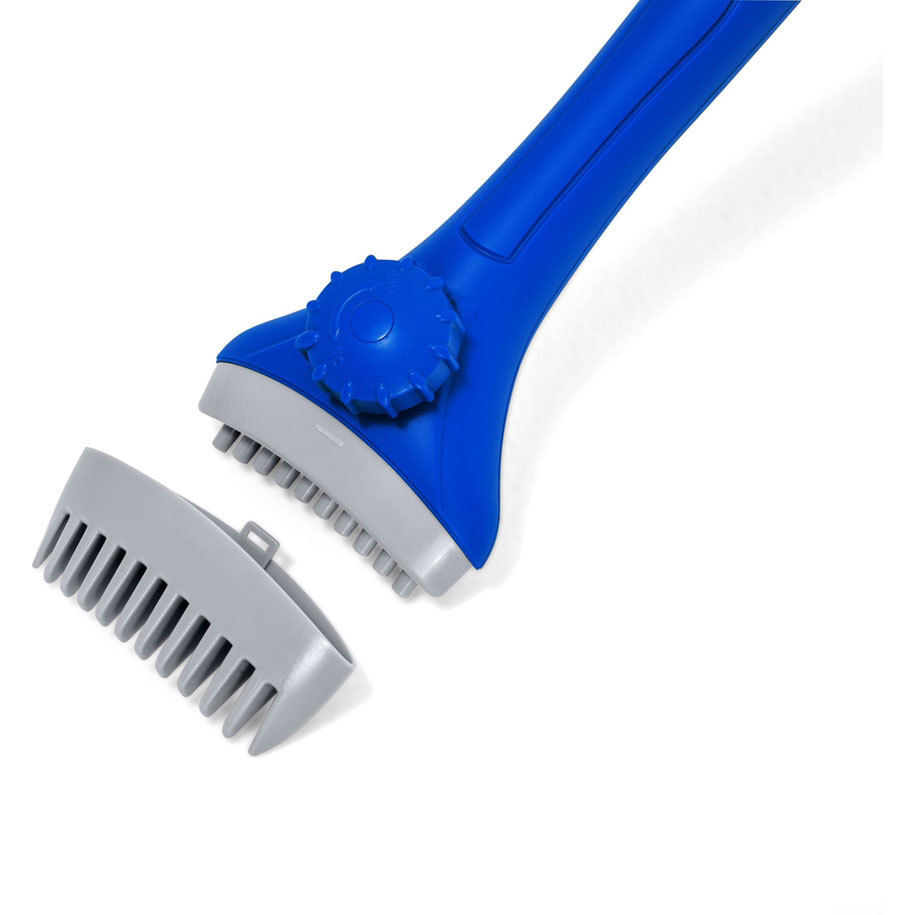 Comb head that gets into the pleats