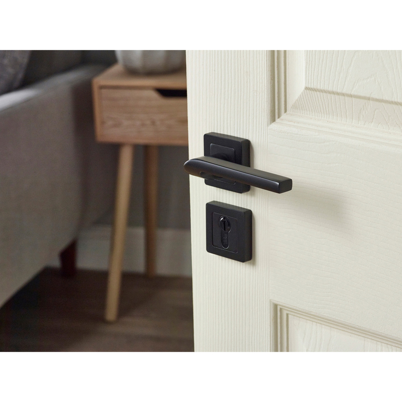 YALE ДРЪЖКА СИЕНА СЕКР.РОЗЕТ.ЧЕРЕН МАТ YALE ДРЪЖКА СИЕНА СЕКР.РОЗЕТ.ЧЕРЕН МАТ