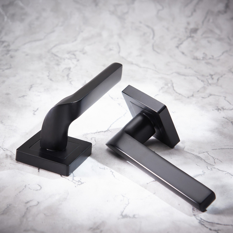 YALE ДРЪЖКА СИЕНА СЕРВ.РОЗЕТ.ЧЕРЕН МАТ YALE ДРЪЖКА СИЕНА СЕРВ.РОЗЕТ.ЧЕРЕН МАТ