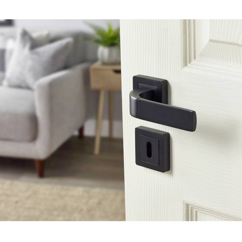 YALE ДРЪЖКА БОЛОНЯ ОБИКН.РОЗЕТ.ЧЕРЕН МАТ YALE ДРЪЖКА БОЛОНЯ ОБИКН.РОЗЕТ.ЧЕРЕН МАТ