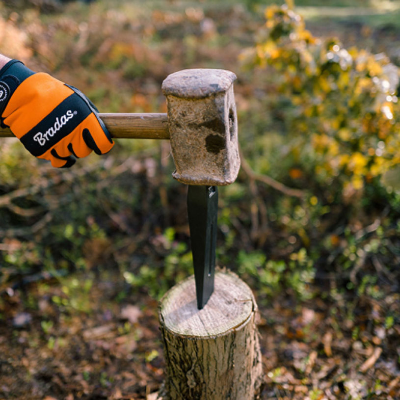 КЛИН ЗА ЦЕПЕНА НА ДЪРВА 1500g КЛИН ЗА ЦЕПЕНА НА ДЪРВА 1500g