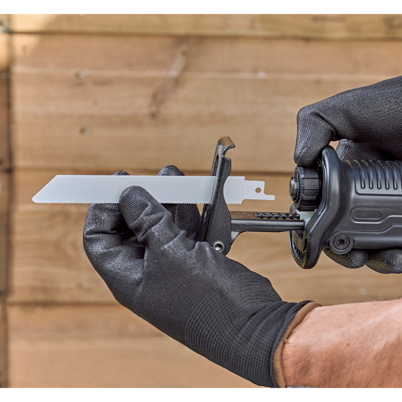 B+D Саблен трион BES301-QS 750 W B+D Саблен трион BES301-QS 750 W