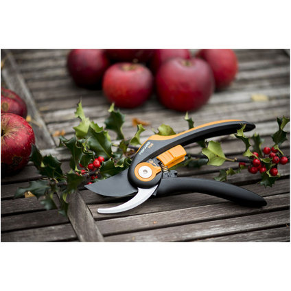 FISKARS ЛОЗАРСКА НОЖИЦАSMARTFIT , P68 FISKARS ЛОЗАРСКА НОЖИЦАSMARTFIT , P68