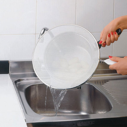 КАПАК ПРОТИВ ПРЪСКИ АЛ. 29СМ КАПАК ПРОТИВ ПРЪСКИ АЛ. 29СМ