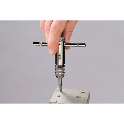 Върток, с тресчотка, М3 -10 mm Върток, с тресчотка, М3 -10 mm