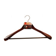 ЗАКАЧАЛКА ЗА САКО ДЪРВЕНА(93L)-1БР ЗАКАЧАЛКА ЗА САКО ДЪРВЕНА(93L)-1БР