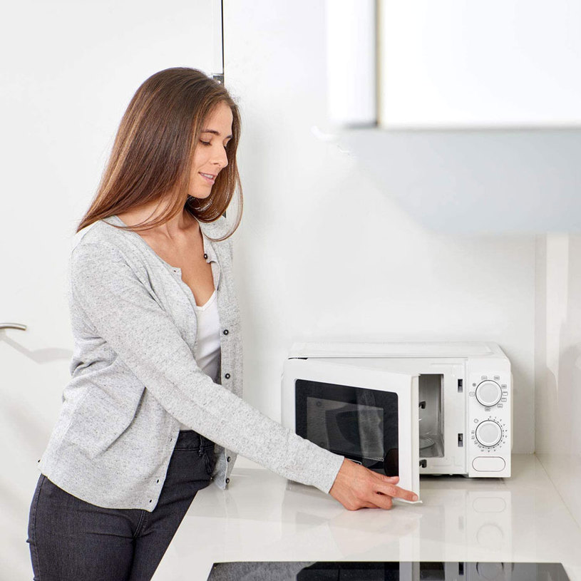 *МИКРОВ. ФУРНА BLACK&DECKER BXMZ700E **@ *МИКРОВ. ФУРНА BLACK&DECKER BXMZ700E **@