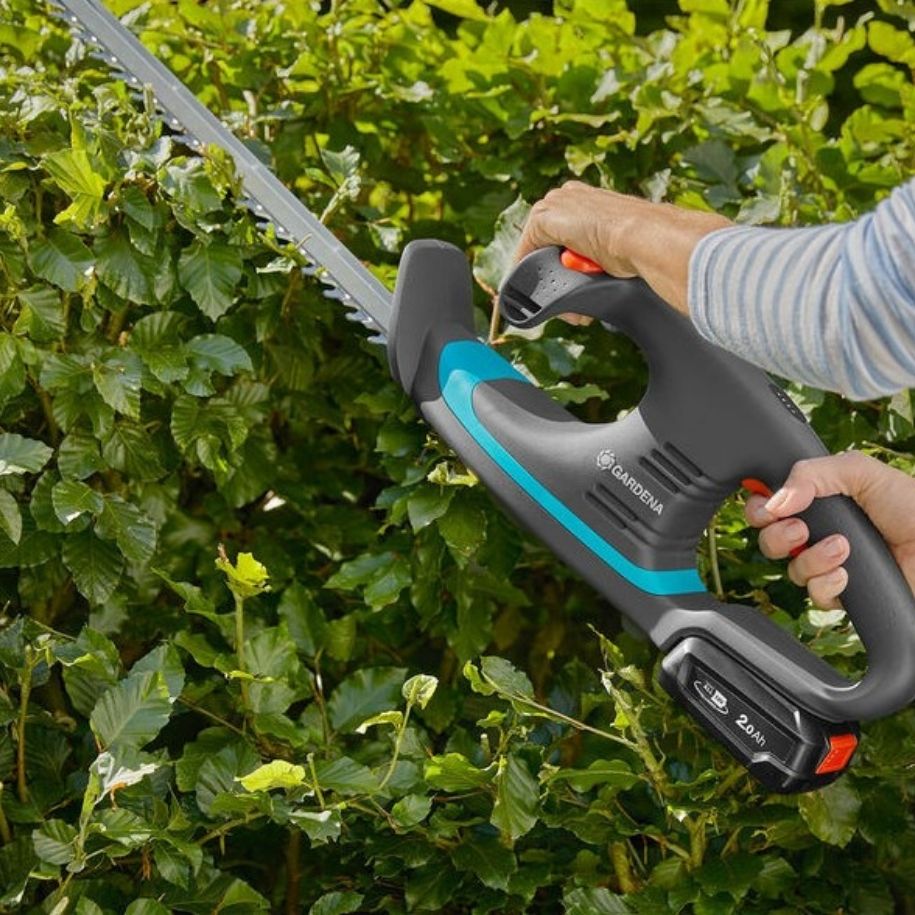 Hedge trimmers Hedge trimmers