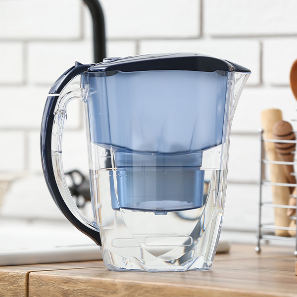 Water-filter jugs, jugs and bottles