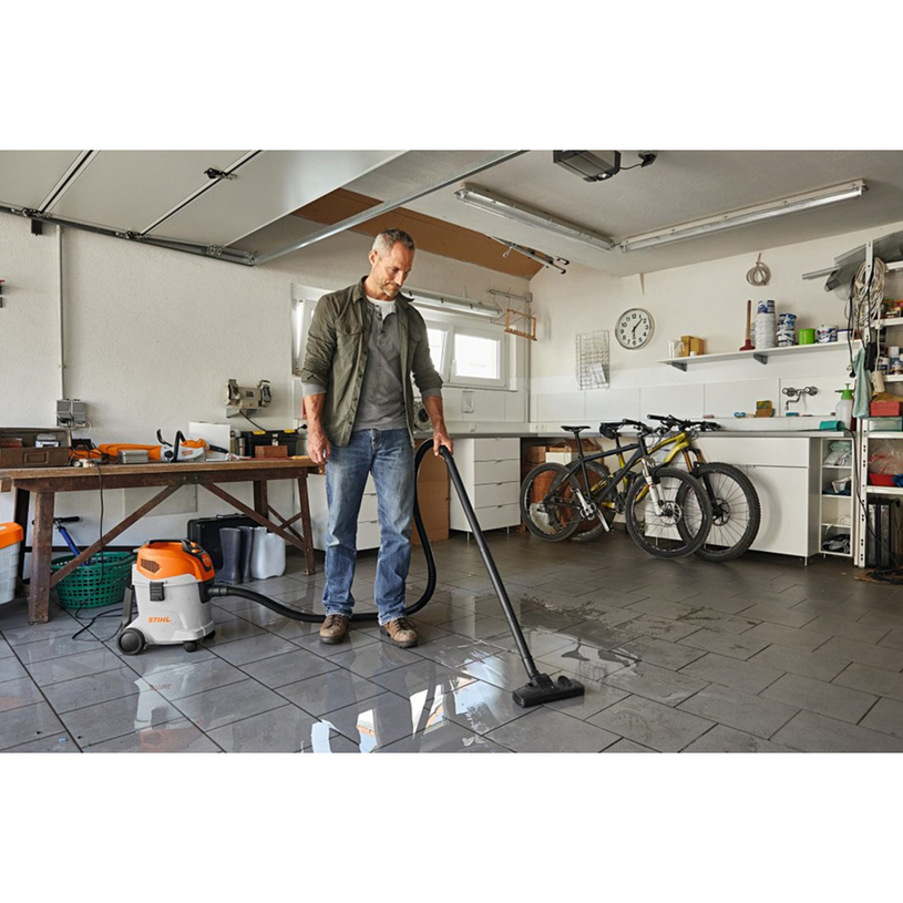 STIHL ПРАХОСМУКАЧКА SE 33 @ STIHL ПРАХОСМУКАЧКА SE 33 @