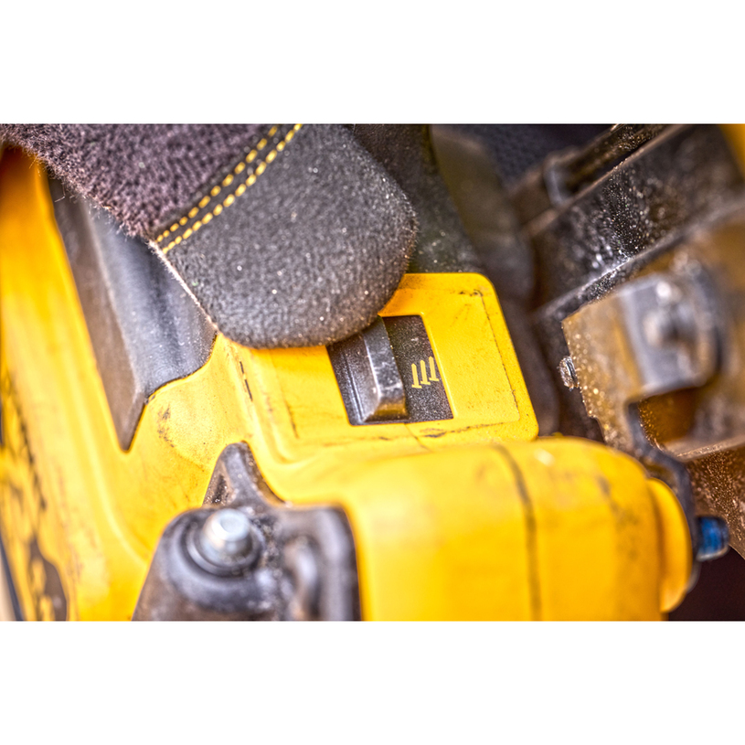 DEWALT АКУМ.ТАКЕР DCN930P2-QW 5AH DEWALT АКУМ.ТАКЕР DCN930P2-QW 5AH