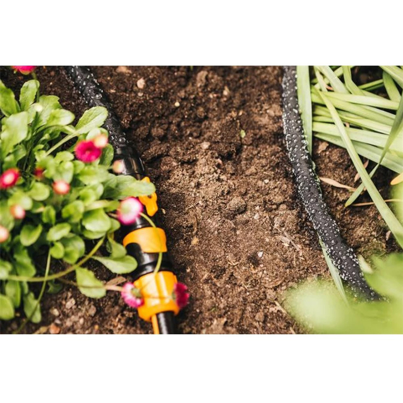 Сълзящ маркуч Fiskars с клапан 15m Сълзящ маркуч Fiskars с клапан 15m