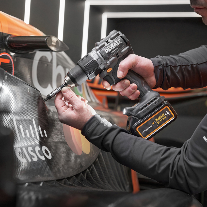 DEWALT АКУМ.КОМПЛ. DCK200MM2T-QW 18V XR DEWALT АКУМ.КОМПЛ. DCK200MM2T-QW 18V XR
