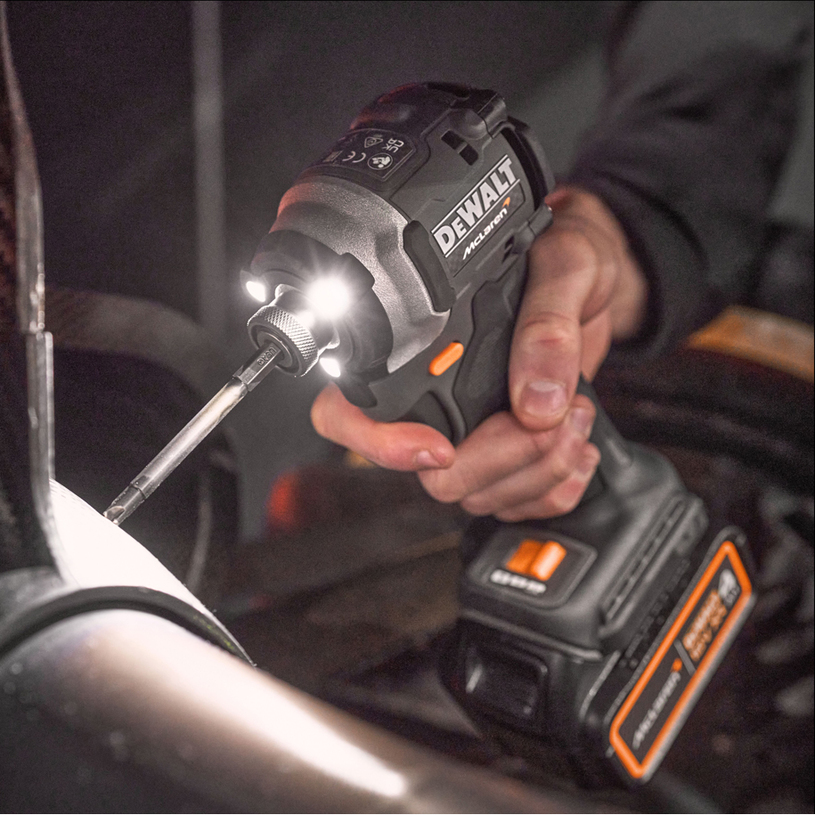 DEWALT АКУМ.КОМПЛ. DCK200MM2T-QW 18V XR DEWALT АКУМ.КОМПЛ. DCK200MM2T-QW 18V XR