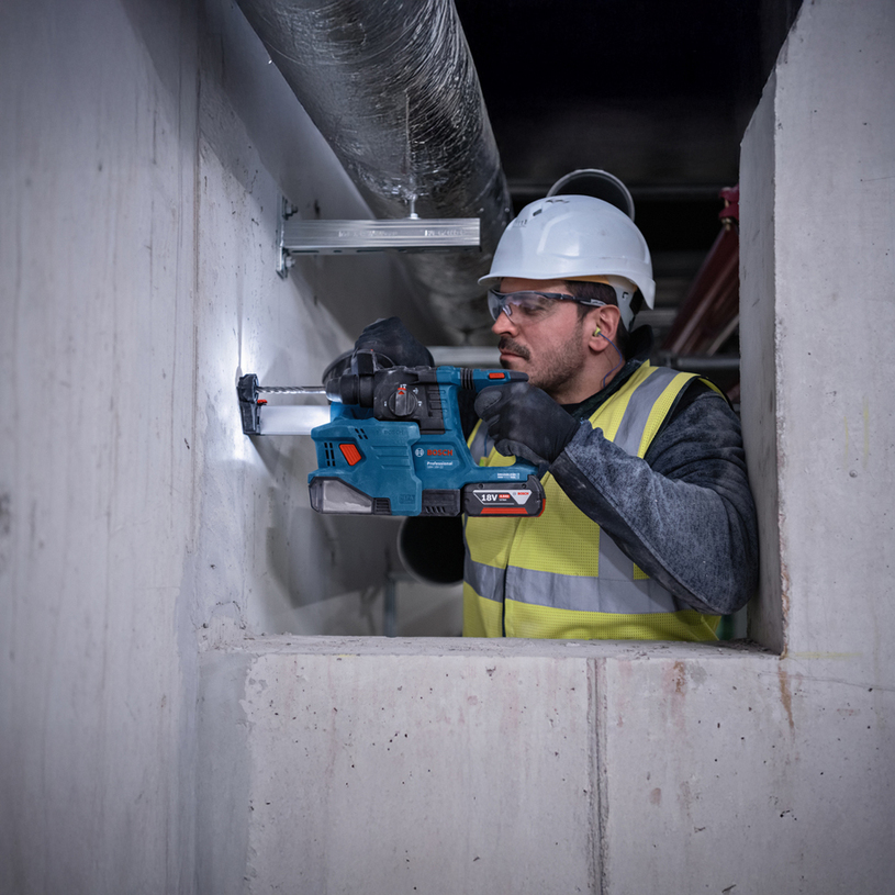 BOSCH BLUE АКУМ. БЕЗЧ. КОМПЛЕКТ 18 V BOSCH BLUE АКУМ. БЕЗЧ. КОМПЛЕКТ 18 V