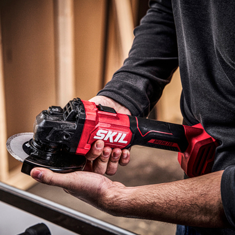 SKIL АКУМУЛАТОРЕН БЕЗЧЕТКОВ ЪГЛОШЛАЙФ SKIL АКУМУЛАТОРЕН БЕЗЧЕТКОВ ЪГЛОШЛАЙФ