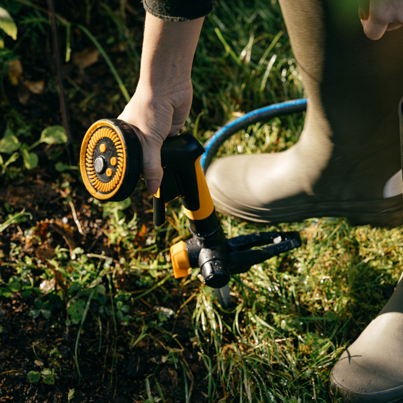 FISKARS COMFORT УНИВ. К-КТ ЗА ПОЛИВАНЕ FISKARS COMFORT УНИВ. К-КТ ЗА ПОЛИВАНЕ