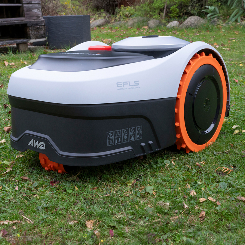 SEGWAY АКУМ.КОСАЧКА РОБОТ i208E AWD SEGWAY АКУМ.КОСАЧКА РОБОТ i208E AWD