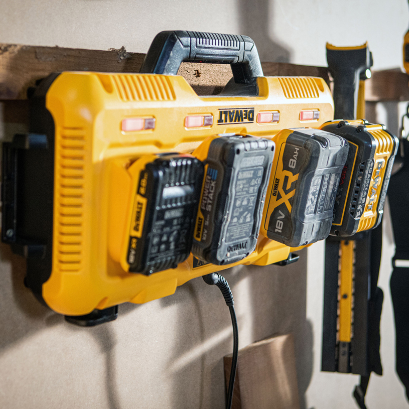 #DEWALT БЪРЗО ЗАРЯДНО 4 ПОРТА DCB104-QW #DEWALT БЪРЗО ЗАРЯДНО 4 ПОРТА DCB104-QW