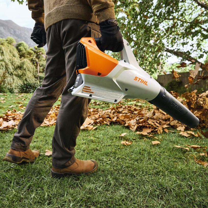 STIHL АКУМУЛАТОРНА МЕТЛА BGA 110 STIHL АКУМУЛАТОРНА МЕТЛА BGA 110