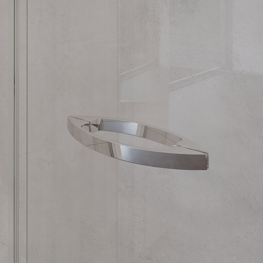 6 mm tempered glass and brass hardware