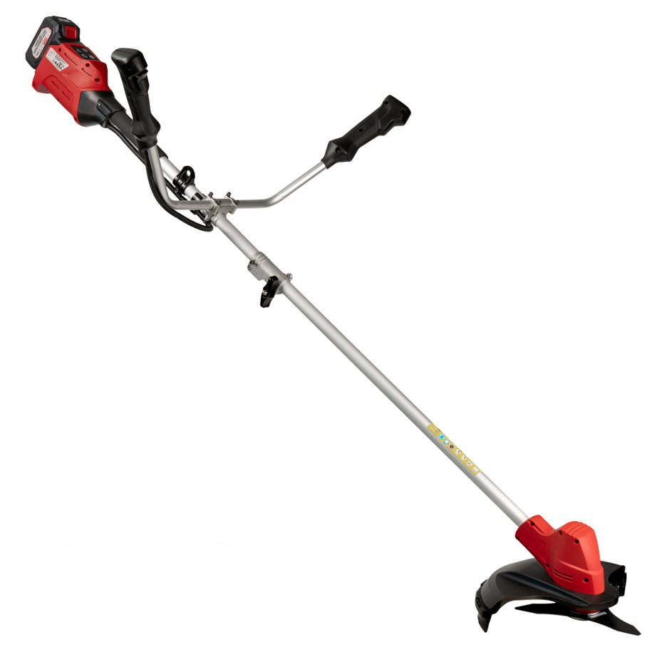 Two cutting heads: soft grass and tough brush