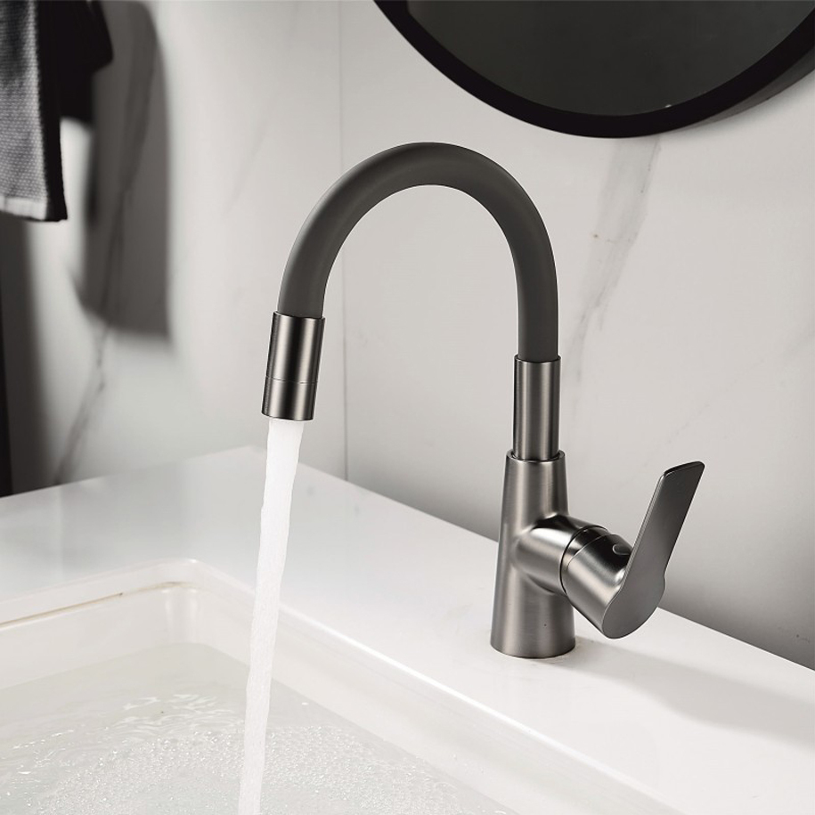 Silicone spout you can wipe clean with a finger