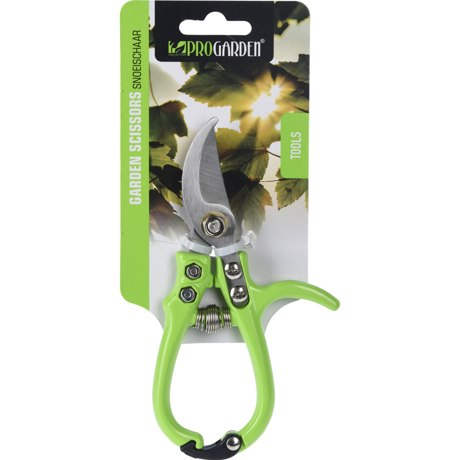 95 mm blades reach into tight planting rows