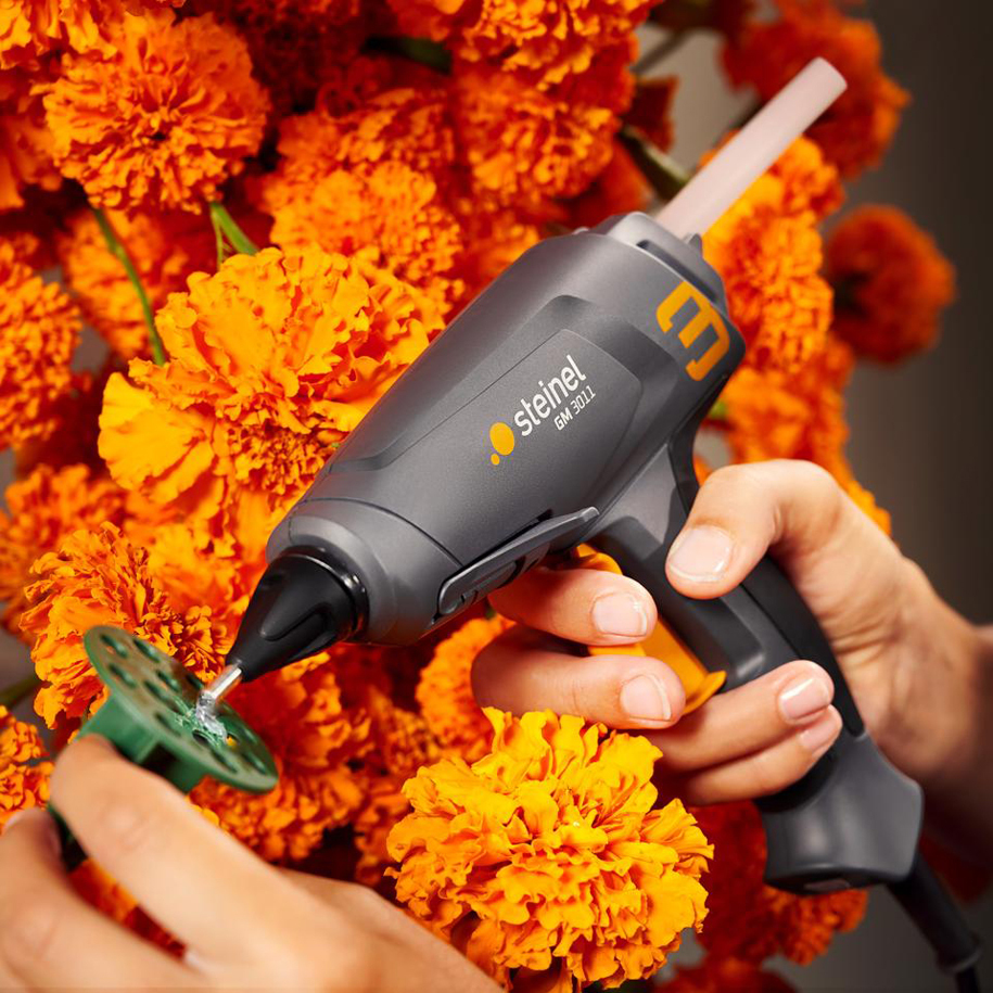 Light, ergonomic body for fatigue-free work