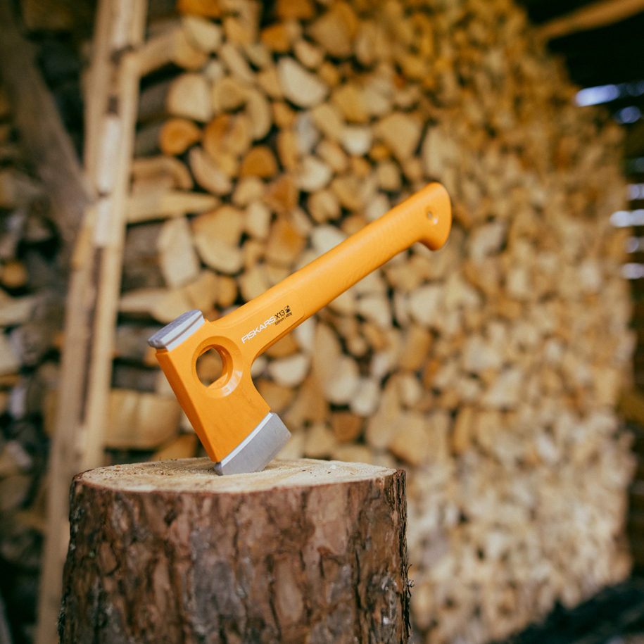 FiberComp handle for strength and visibility