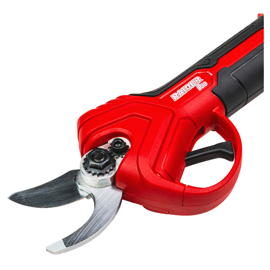 25 mm cutting capacity for vines and fruit trees
