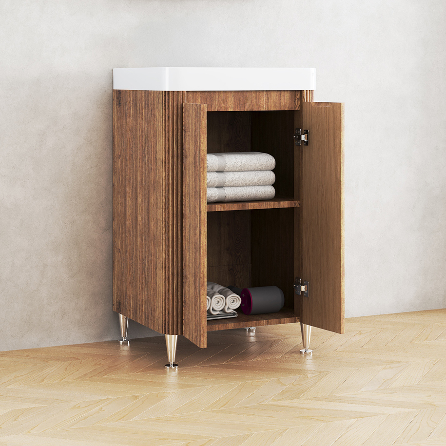Wood décor for a warmer bathroom look