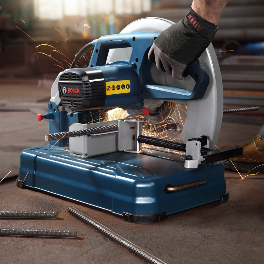 2400 W motor for heavy-duty metal cutting
