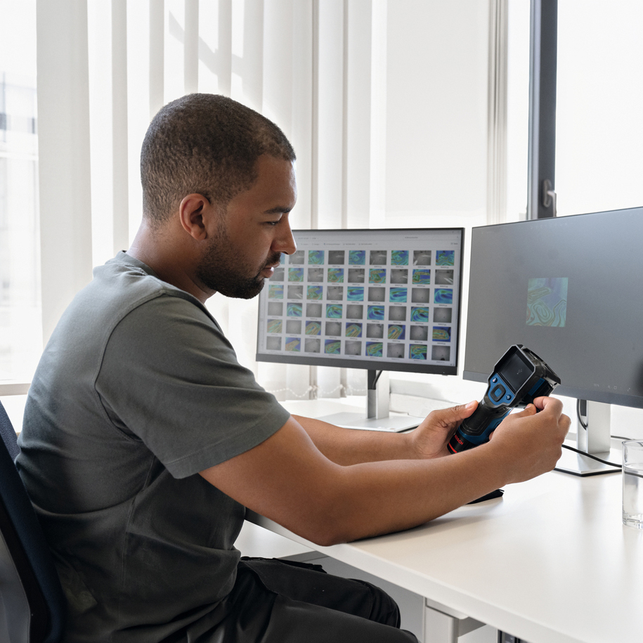 Laser, worklight and picture-in-picture mode